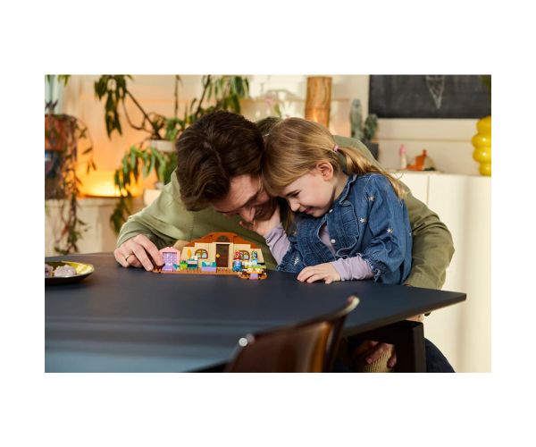 LEGO® Bluey™: Rozsdás és Bluey a suliban (11221)