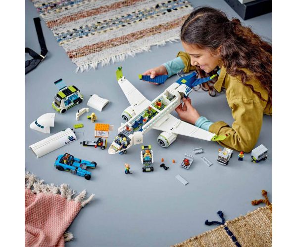 LEGO® City: Utasszállító repülőgép (60367)