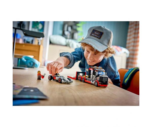 LEGO® City: F1®-es kamion egy F1®-es Audi versenyautóval (60493)