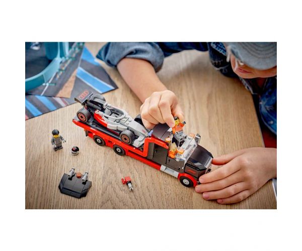 LEGO® City: F1®-es kamion egy F1®-es Audi versenyautóval (60493)