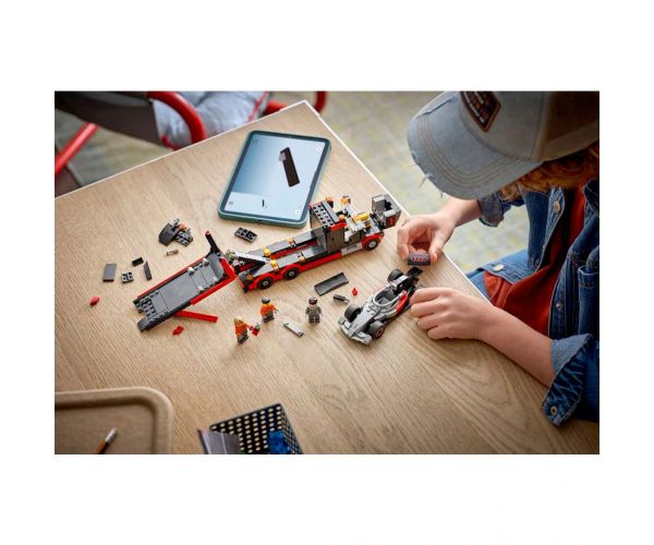 LEGO® City: F1®-es kamion egy F1®-es Audi versenyautóval (60493)