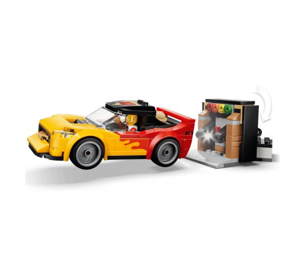 LEGO® City: Pizzéria kiszállító járművekkel (60496)
