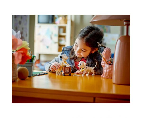 LEGO® Disney: 101 kiskutya: Kuksi és Pelyhes dalmatakölykök (43271)