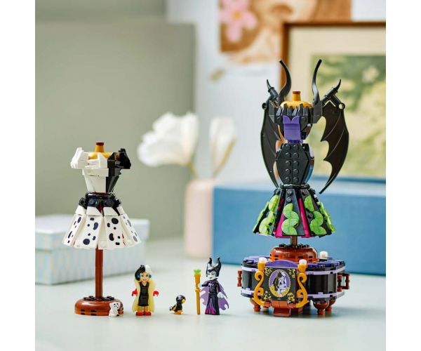 LEGO® Disney: Demóna és Szörnyella de Frász ruhái (43262)