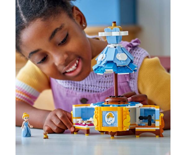 LEGO® Disney: Hamupipőke ruhája (43266)