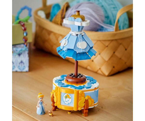 LEGO® Disney: Hamupipőke ruhája (43266)