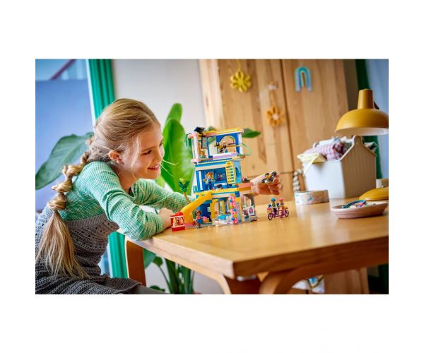 LEGO® Friends: Heartlake City klubház (42689)