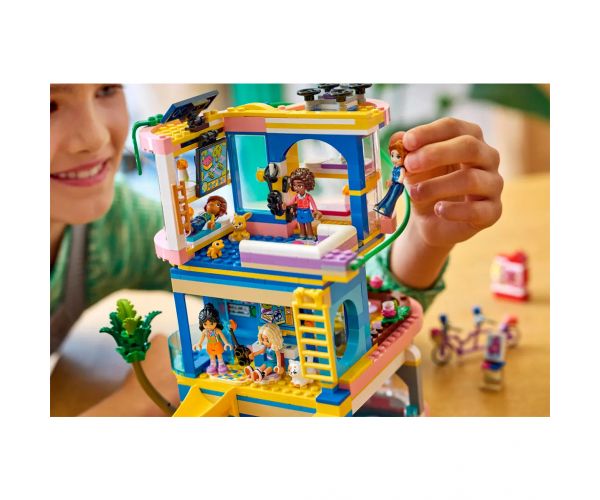 LEGO® Friends: Heartlake City klubház (42689)