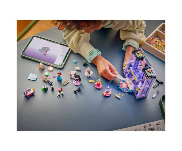 LEGO® Friends: Divatbemutató Heartlake Cityben (42685)