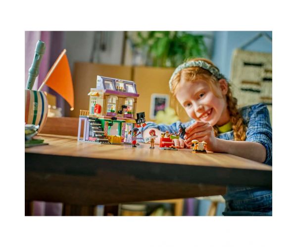 LEGO® Friends: Hangszerbolt és lakás (42653)