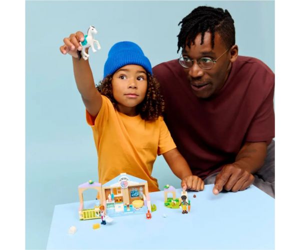 LEGO® Friends: Állatklinika (42696)