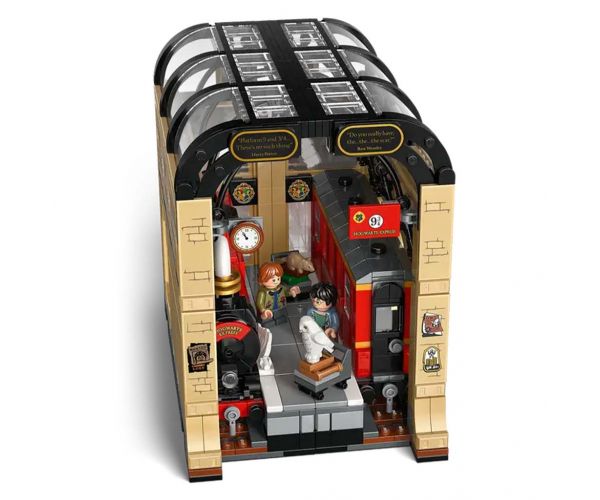 LEGO® Harry Potter: Könyvkuckó: Roxfort™ expressz (76450)