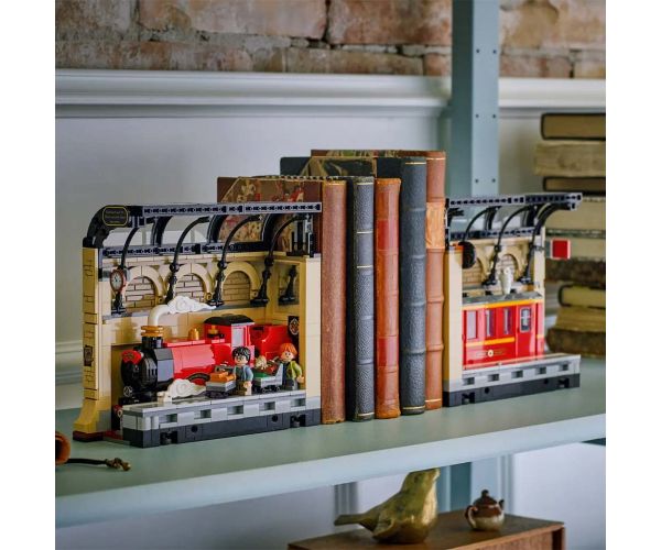LEGO® Harry Potter: Könyvkuckó: Roxfort™ expressz (76450)