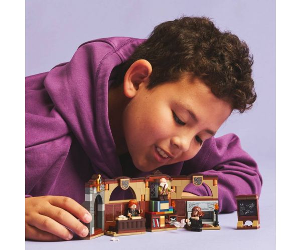 LEGO® Harry Potter: Roxfort™ kastély - Bűbájtanóra (76442)