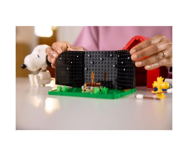 LEGO® Ideas: Peanuts: Snoopy kutyaháza (21368)