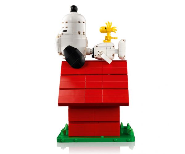 LEGO® Ideas: Peanuts: Snoopy kutyaháza (21368)