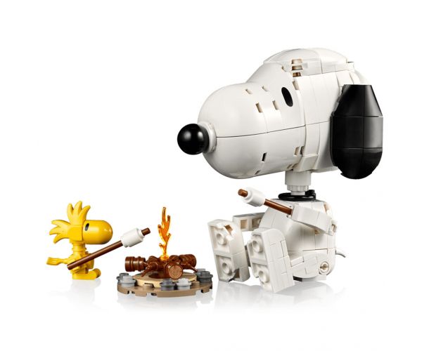 LEGO® Ideas: Peanuts: Snoopy kutyaháza (21368)