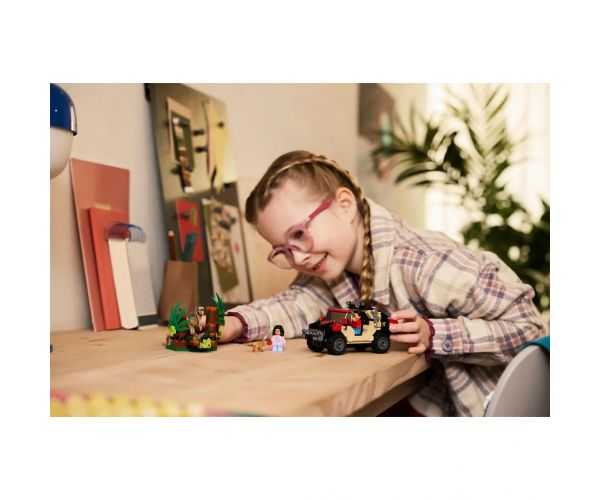 LEGO® Jurassic World: Terepjárós menekülés a raptor elől (76972)