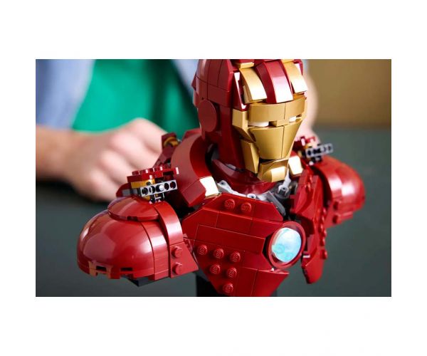 LEGO® Marvel: Vasember MK4 mellszobor (76327)