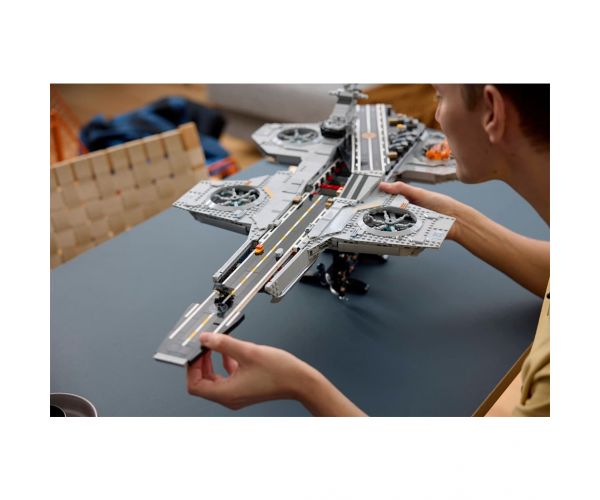 LEGO® Marvel: S.H.I.E.L.D. Helicarrier (76354)