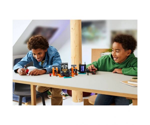 LEGO® Minecraft: Csata a Sorvasztókkal (21590)