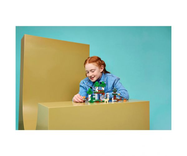LEGO® Minecraft: Az első éjszaka kalandjai (21593)