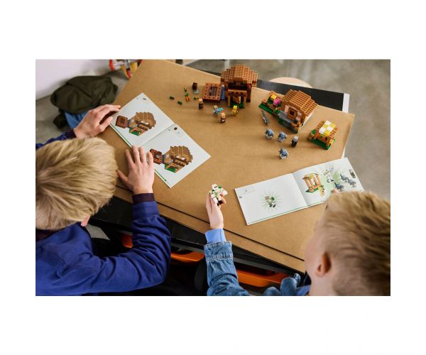 LEGO® Minecraft: Idézőtámadás a faluban (21596)