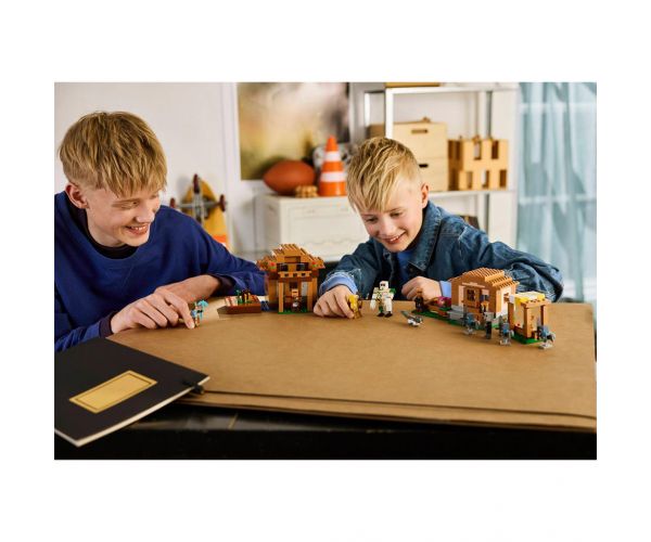 LEGO® Minecraft: Idézőtámadás a faluban (21596)