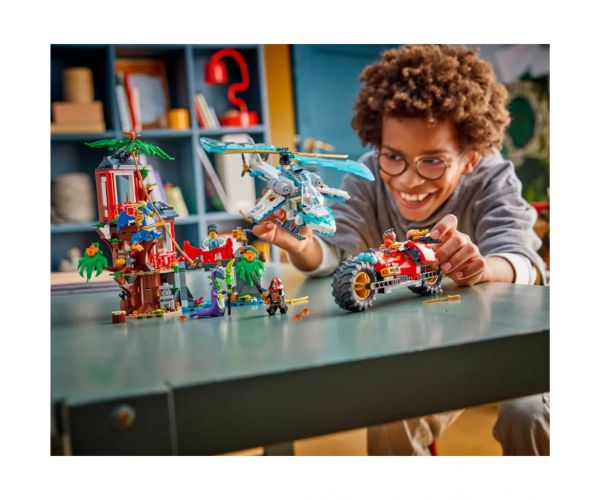 LEGO® Ninjago: Nindzsajárművek csatája a lombháznál (71857)
