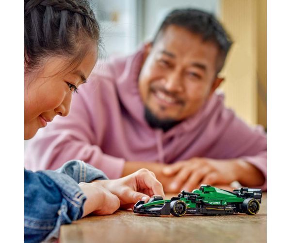 LEGO® Speed Champions: Aston Martin Aramco F1® AMR24 versenyautó (77245)