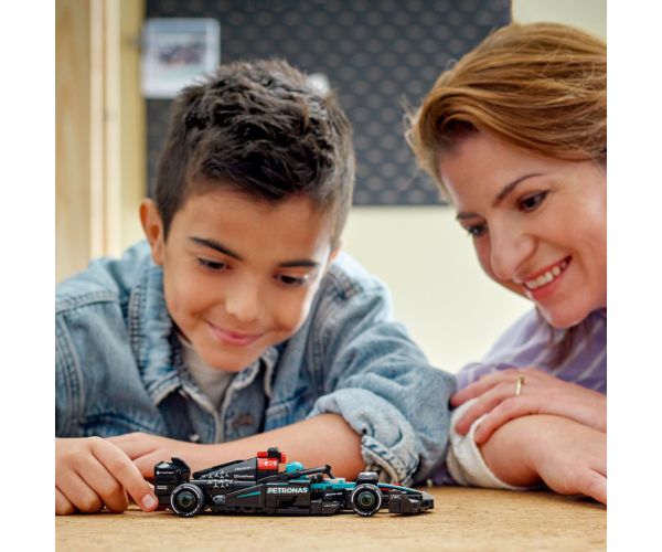 LEGO® Speed Champions: Mercedes-AMG F1® W15 versenyautó (77244)