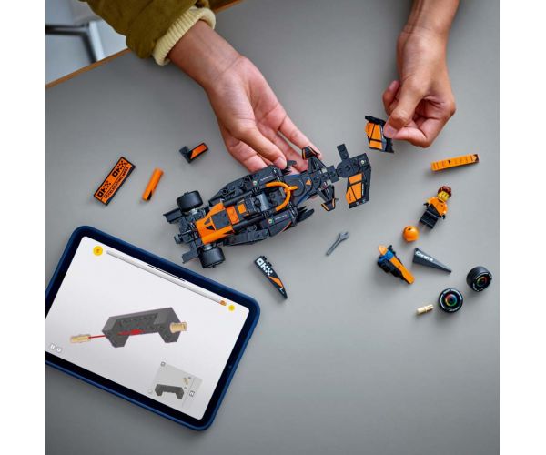 LEGO® Speed Champions: McLaren F1® Team MCL38 versenyautó (77251)