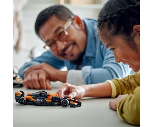 LEGO® Speed Champions: McLaren F1® Team MCL38 versenyautó (77251)