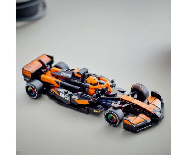 LEGO® Speed Champions: McLaren F1® Team MCL38 versenyautó (77251)