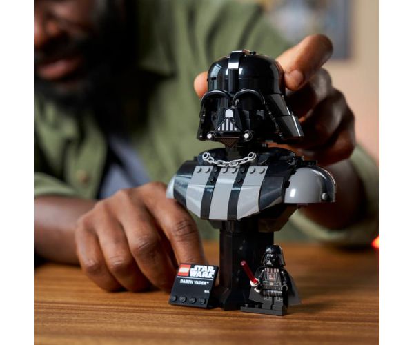LEGO® Star Wars™: Darth Vader™ mellszobor (75439)