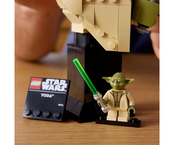 LEGO® Star Wars™: Yoda™ mellszobor (75438)