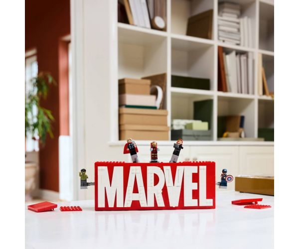 LEGO® Super Heroes: MARVEL logó és minifigurák (76313)