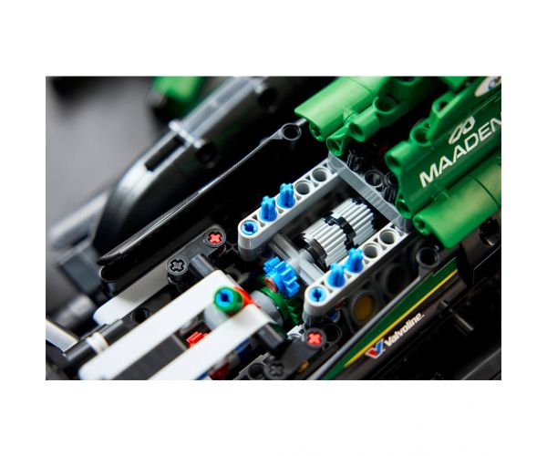 LEGO® Technic: Aston Martin Aramco AMR25 F1® autó (42240)