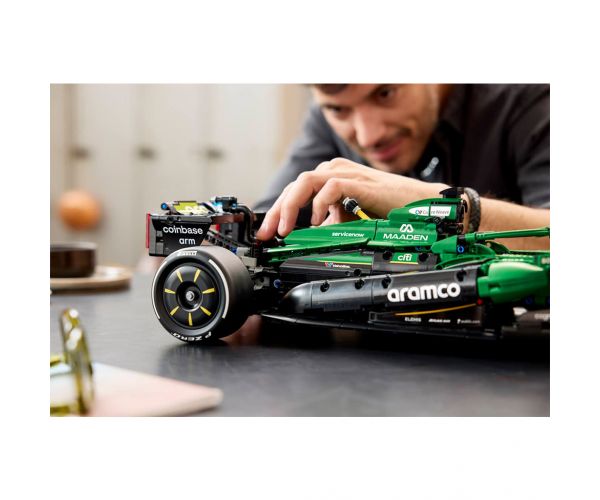 LEGO® Technic: Aston Martin Aramco AMR25 F1® autó (42240)