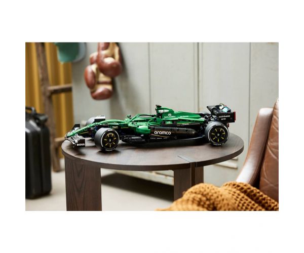 LEGO® Technic: Aston Martin Aramco AMR25 F1® autó (42240)