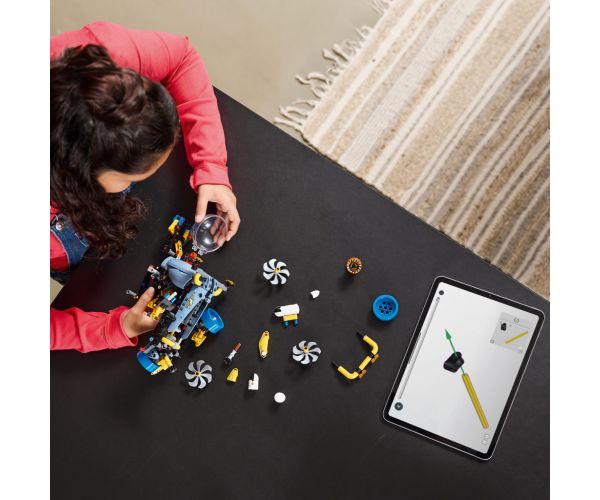 LEGO® Technic: Mélytengeri kutató tengeralattjáró (42201)