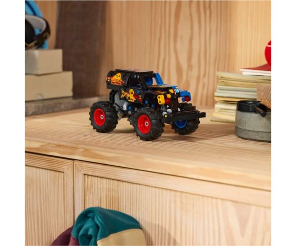 LEGO® Technic: Monster Jam™ Grave Digger™ tűz és jég (42219)