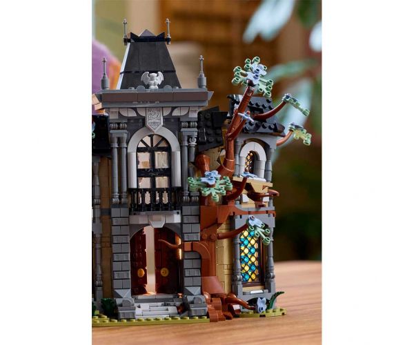 LEGO® Icons: Polgármesteri rezidencia (11383)