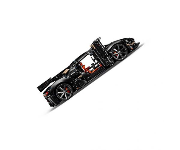 LEGO® Technic: Koenigsegg Sadair's Spear szuperautó (42232)