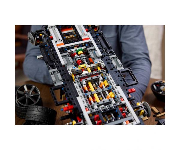 LEGO® Technic: Koenigsegg Sadair's Spear szuperautó (42232)