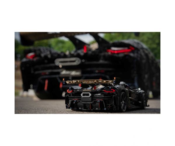 LEGO® Technic: Koenigsegg Sadair's Spear szuperautó (42232)