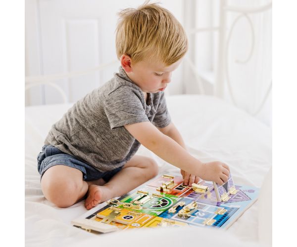 Melissa&Doug: Zárak és reteszek készségfejlesztő fa matató tábla - Spin Master