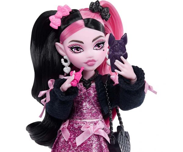 Monster High Draculaura baba kiegészítőkkel - Mattel