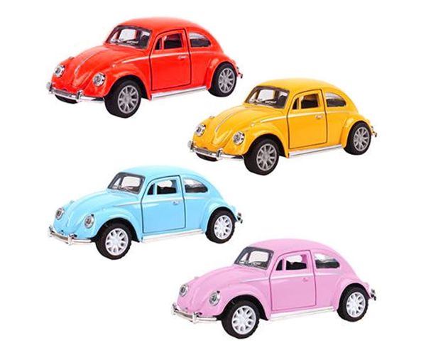 Hátrahúzós Volkswagen Bogár kisautó fénnyel és hanggal 1/32 többféle változatban