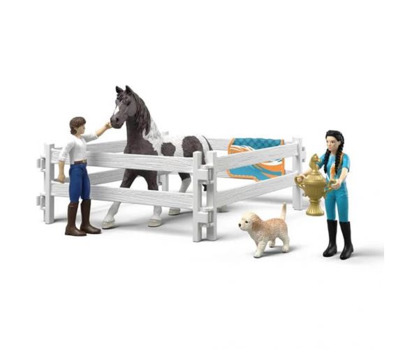 Schleich: Horse Club Kim lovaglóedzése játékszett (42799)